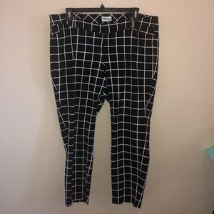 Plaid black and white old navy pixie pants